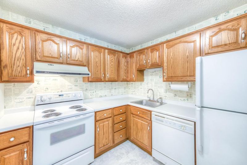1700 Four Oaks Rd #322, Eagan, MN 55121
