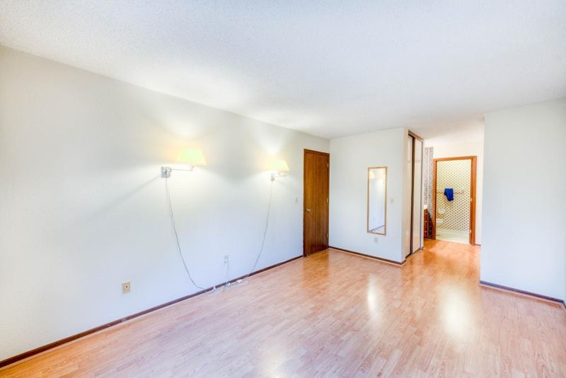 1700 Four Oaks Rd #322, Eagan, MN 55121