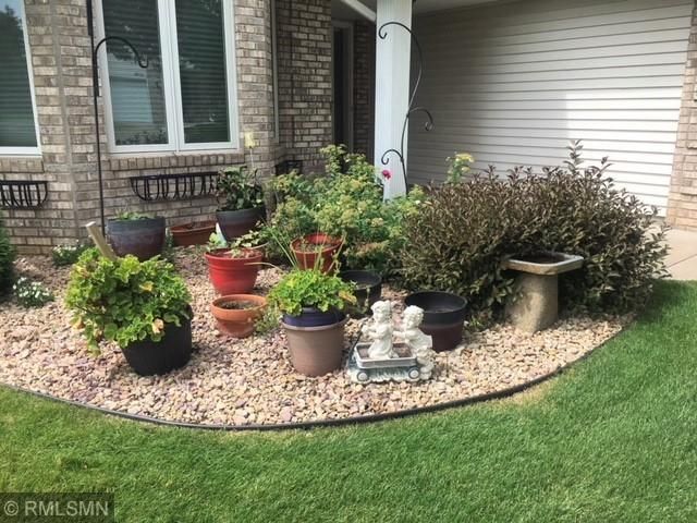 12786 Jonquil St NW, Coon Rapids, MN 55448