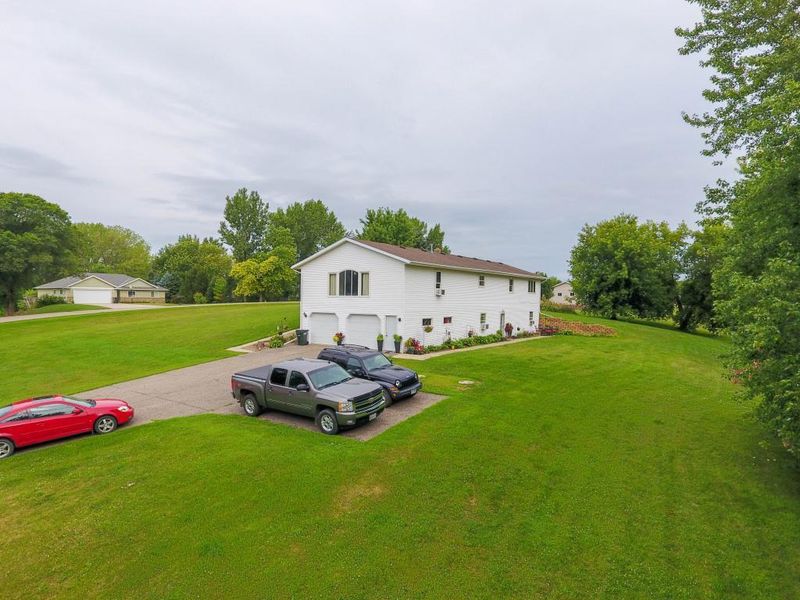 3860 Horizon Hills Cir NW, Willmar, MN 56201