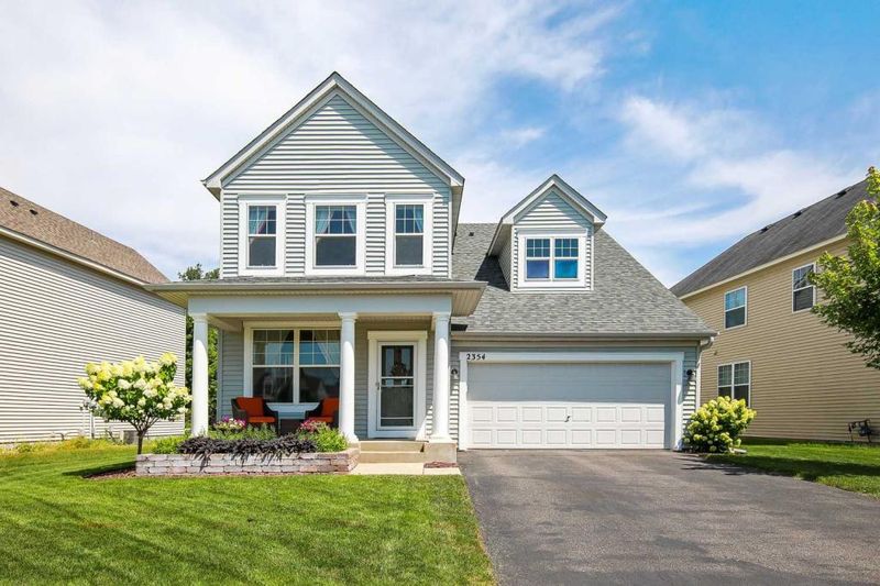 2354 Molnau Ct, Chaska, MN 55318