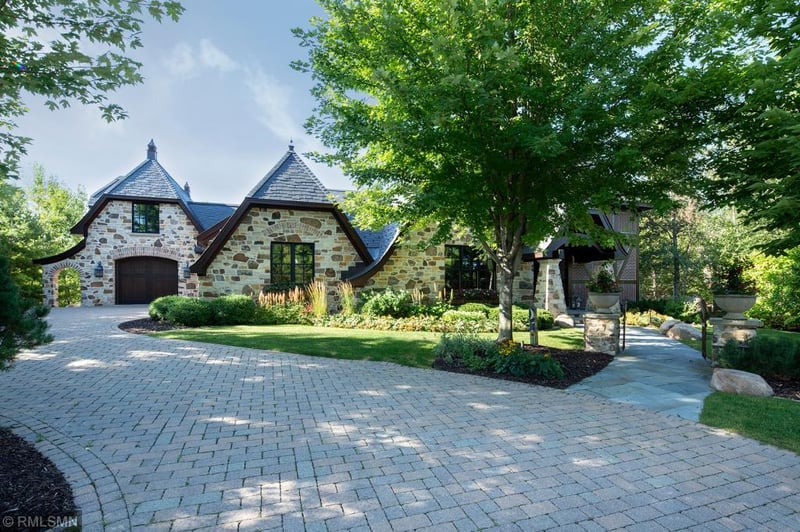 605 Locust Hills Dr, Wayzata, MN 55391