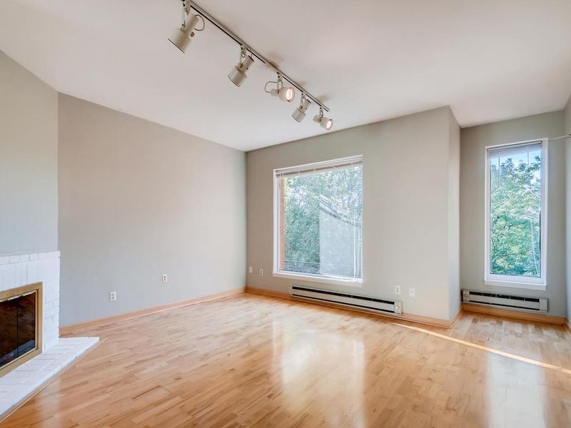 697 Laurel Ave #4E, Saint Paul, MN 55104