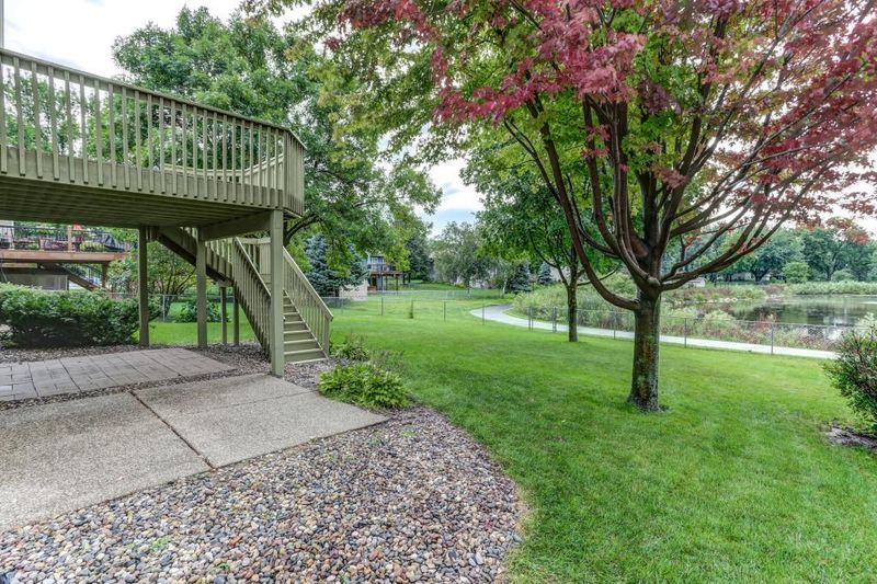 9158 W 125th St, Savage, MN 55378
