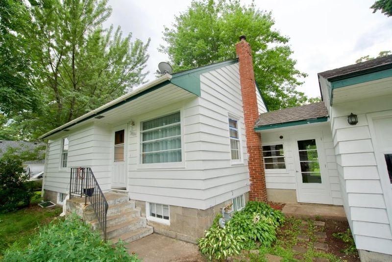 38884 2nd Ave, North Branch, MN 55056