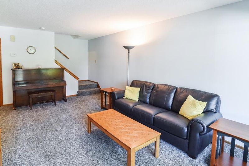 7634 15th Street Ln N, Oakdale, MN 55128