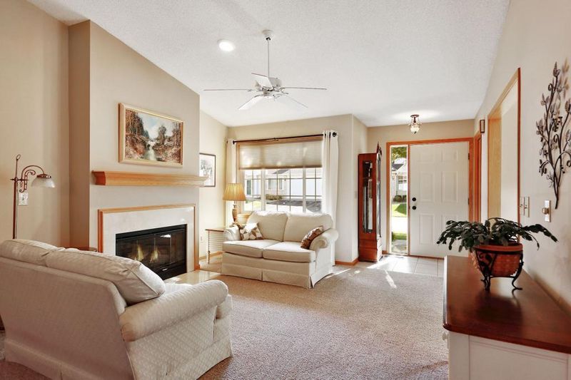 501 Mission Hills Dr, Chanhassen, MN 55317
