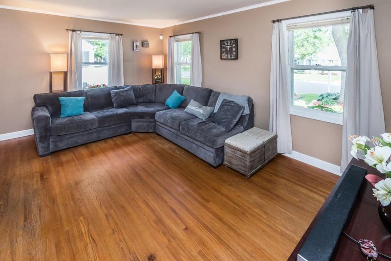 5111 Fairview Ave N, Crystal, MN 55429