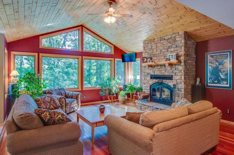 3826 Sherman Dr NE, Bemidji, MN 56601