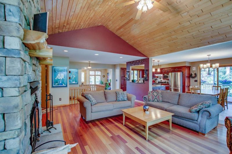 3826 Sherman Dr NE, Bemidji, MN 56601