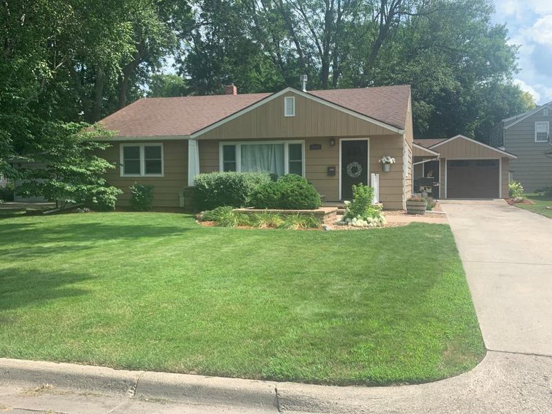 1125 Florence Ln, Willmar, MN 56201