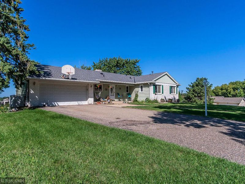 1 E 129th St, Burnsville, MN 55337