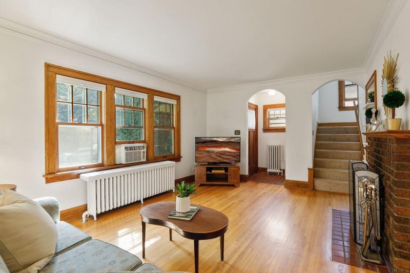 377 Macalester St, Saint Paul, MN 55105