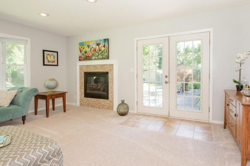 18200 Kathleene Dr, Minnetonka, MN 55345
