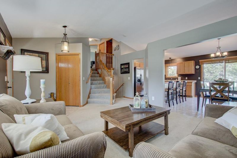 142 Summit Ave, Loretto, MN 55357