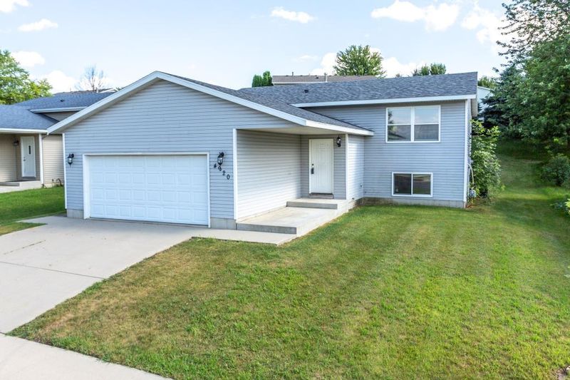 4920 10th St NW, Rochester, MN 55901