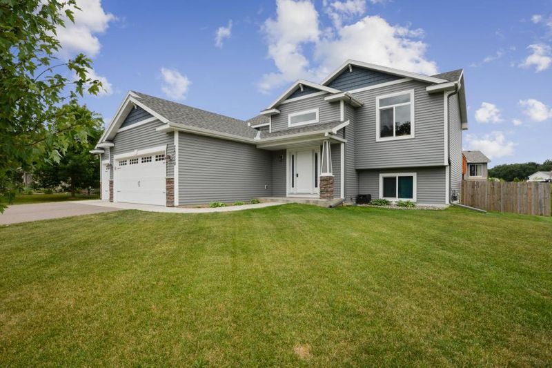 26358 22nd St W, Zimmerman, MN 55398