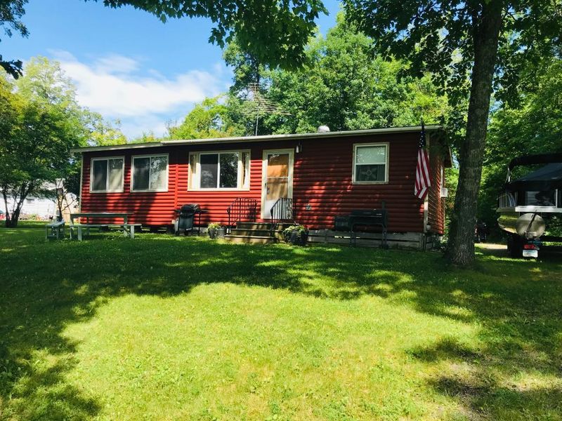 39981 Victory Ln, Cohasset, MN 55721