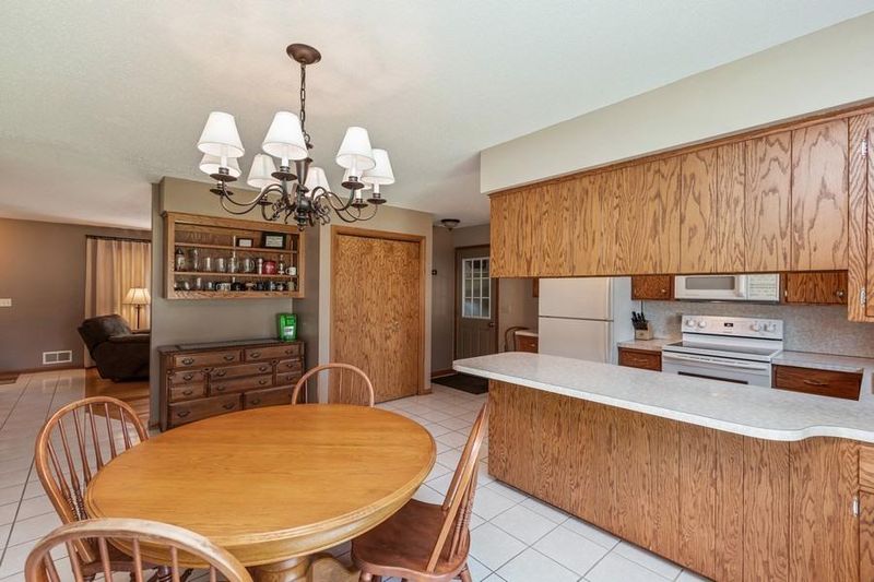 751 Pierce St S, Shakopee, MN 55379