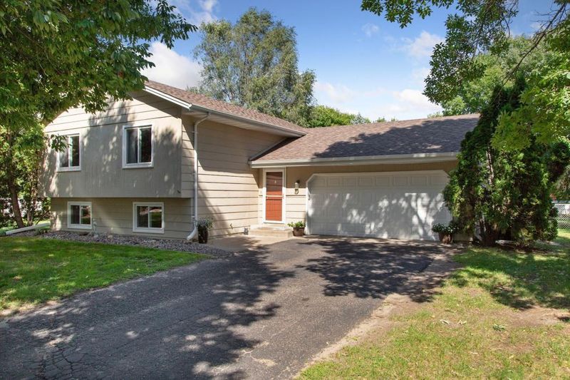 3325 116th Ave NW, Coon Rapids, MN 55433