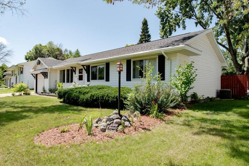 10364 Xavis St NW, Coon Rapids, MN 55433