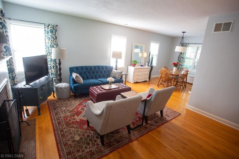 4235 Ewing Ave N, Robbinsdale, MN 55422