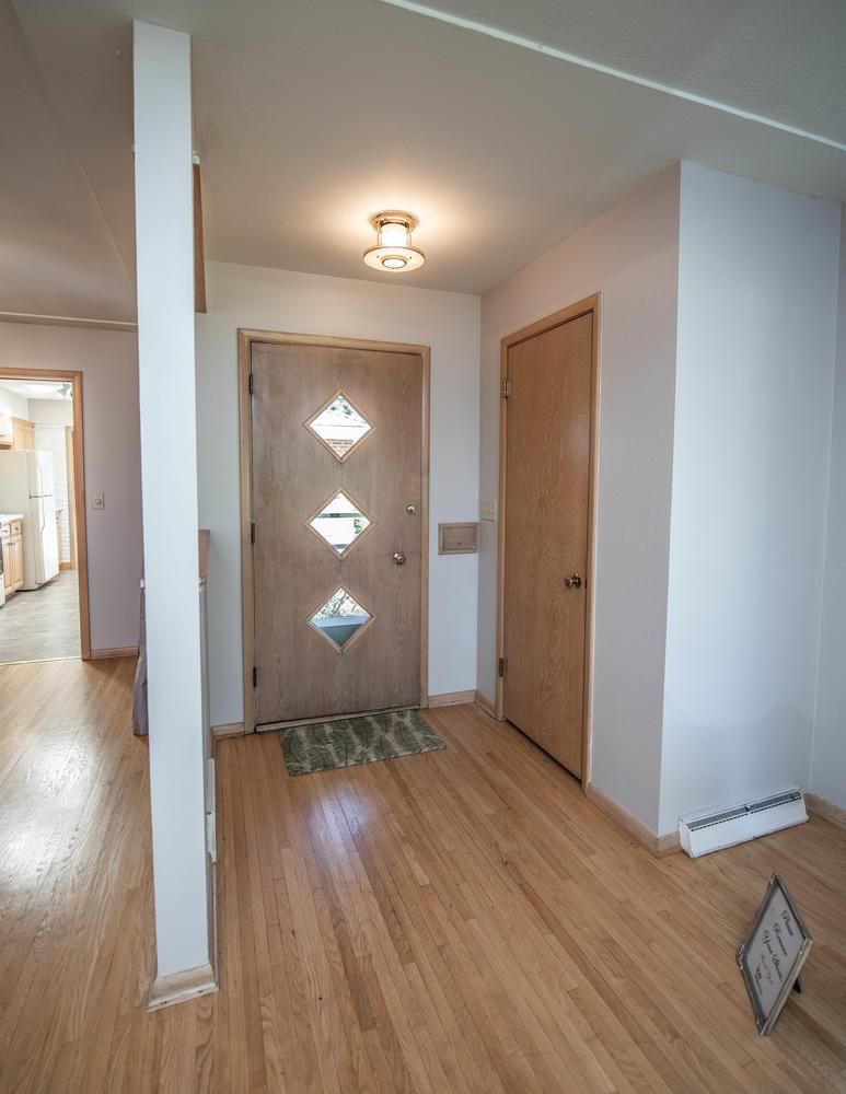 2451 Albert St N, Roseville, MN 55113