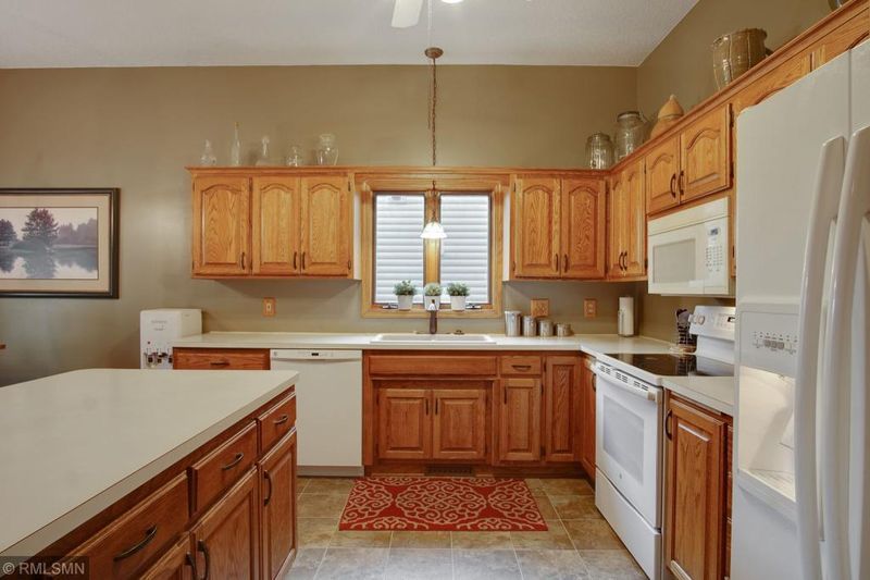 2545 8th St, White Bear Lake, MN 55110