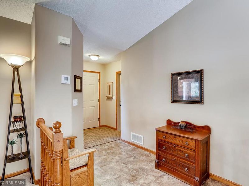 935 Park Dr, Belle Plaine, MN 56011