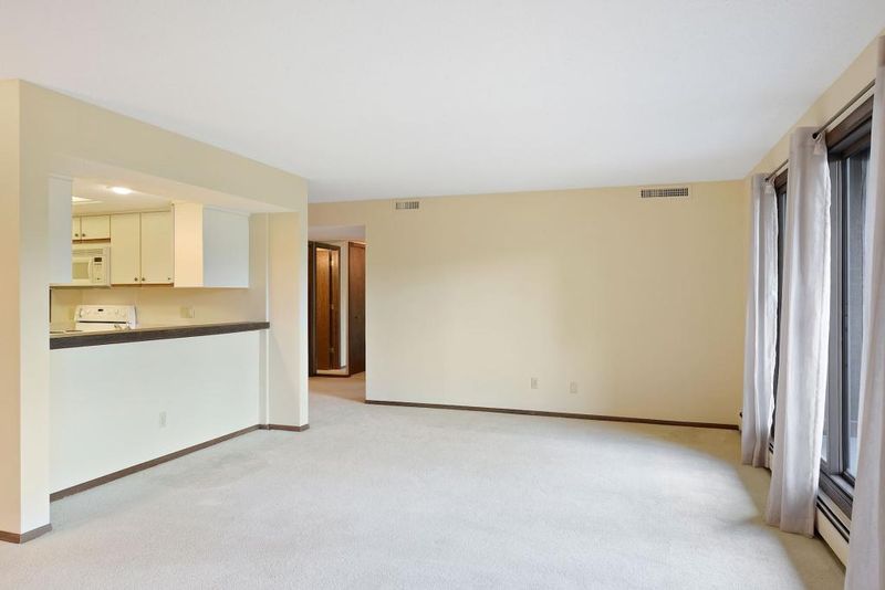 9500 Collegeview Rd #108, Bloomington, MN 55437