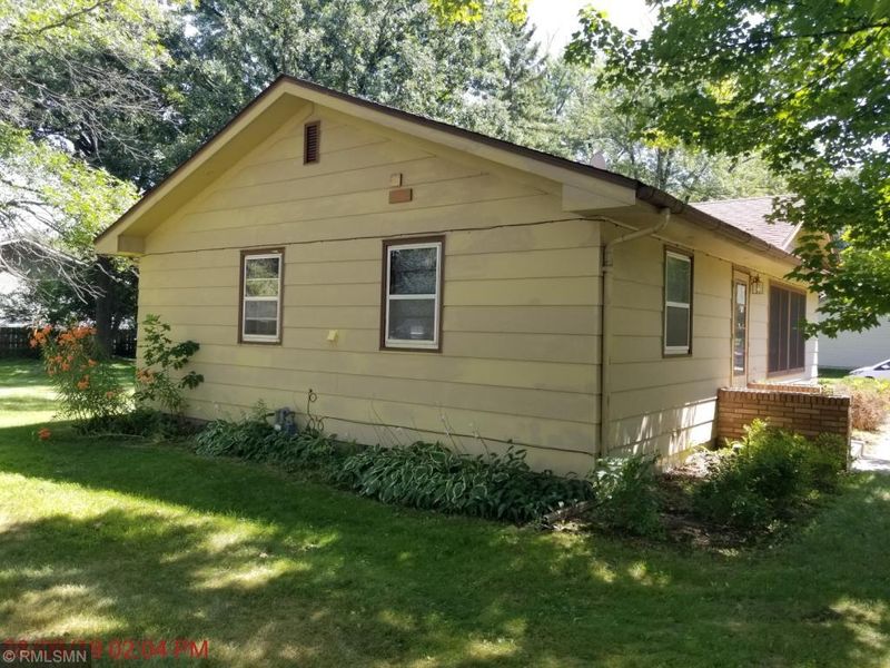 495 2nd Ave NE, Milaca, MN 56353