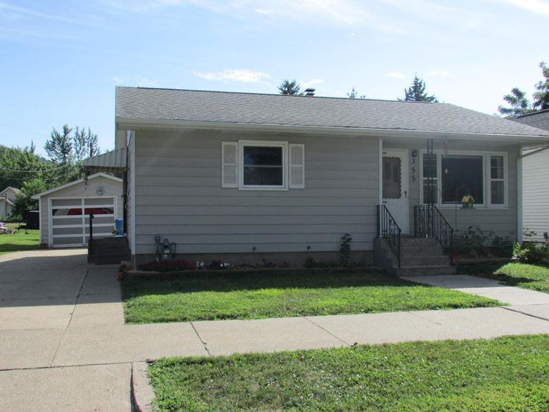 355 W 11th St, Winona, MN 55987