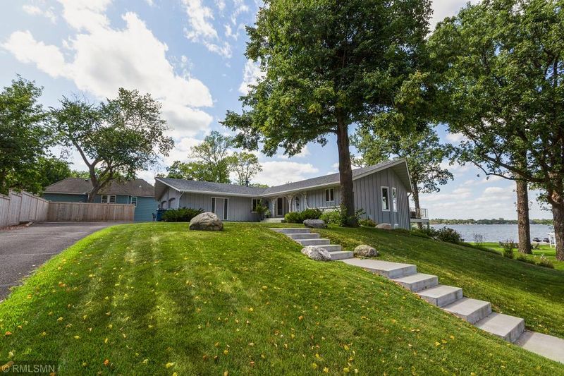 712 6th St SE, Forest Lake, MN 55025