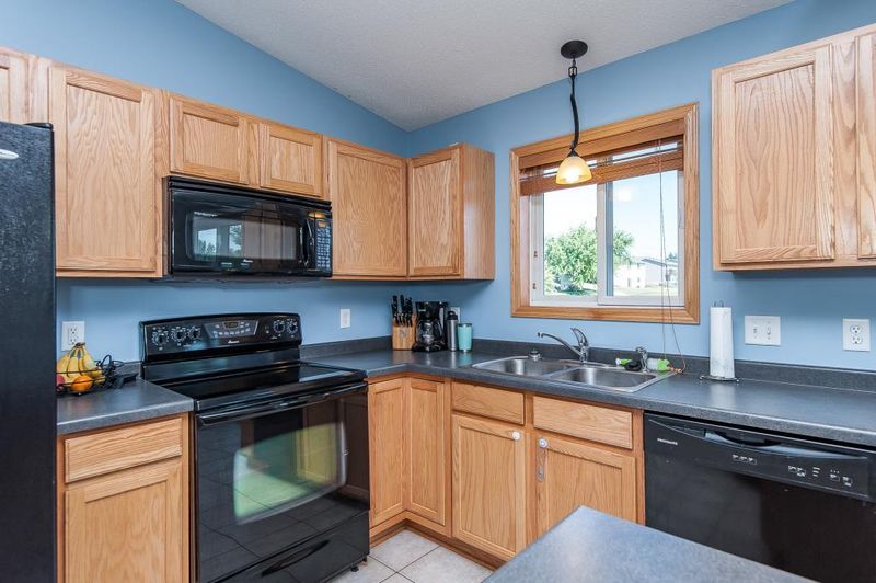 5617 51st St NW, Rochester, MN 55901