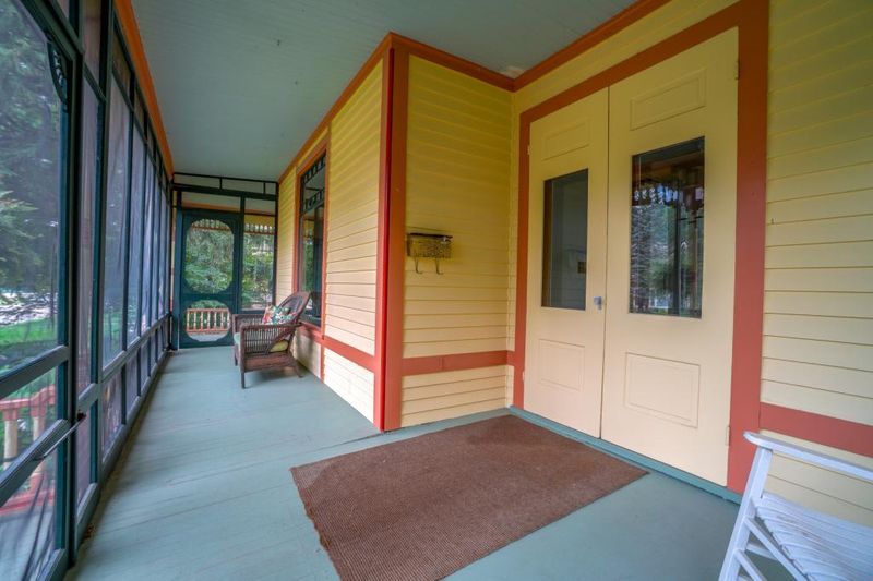 801 Pine St W, Stillwater, MN 55082