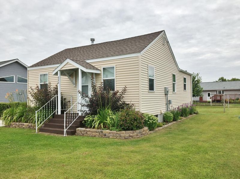 826 7th St SW, Wadena, MN 56482