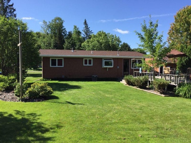 9 Birch Grove Rd, Esko, MN 55733