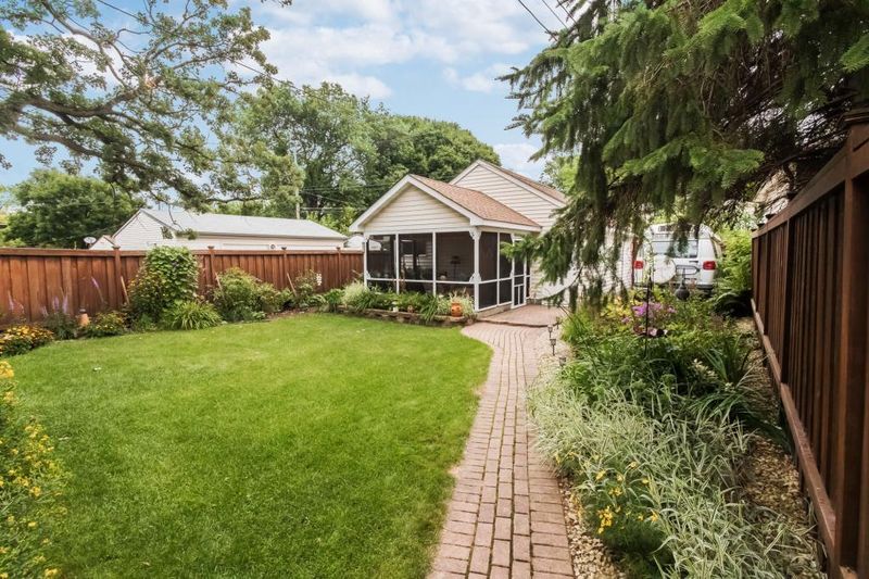 596 Eustis St, Saint Paul, MN 55104