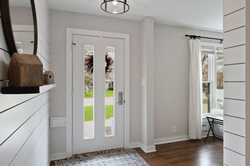 6016 Concord Ave, Edina, MN 55424