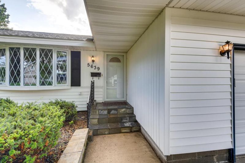 5639 Twin Lake Ter N, Crystal, MN 55429