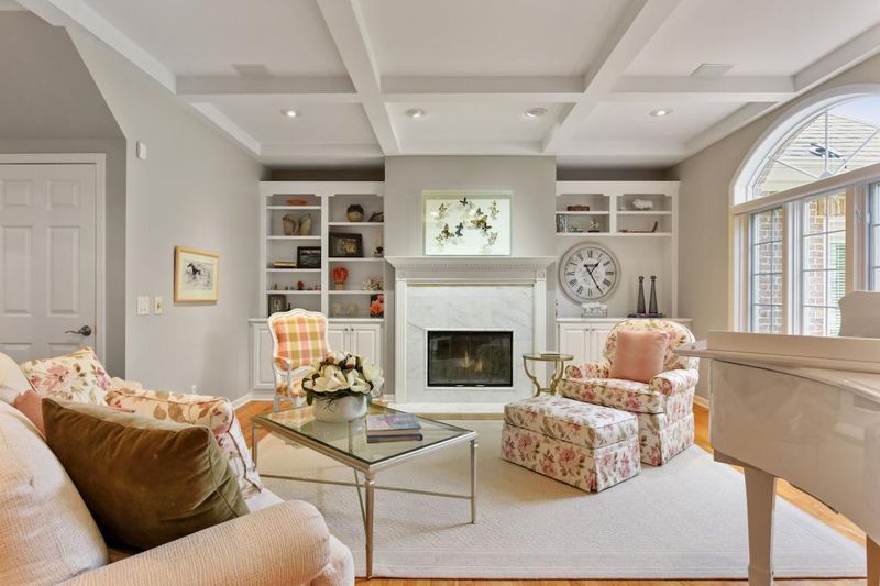 375 Lake St W, Wayzata, MN 55391