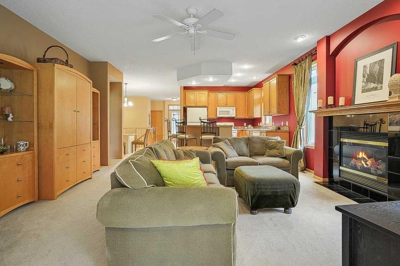 8841 Preserve Pl, Savage, MN 55378