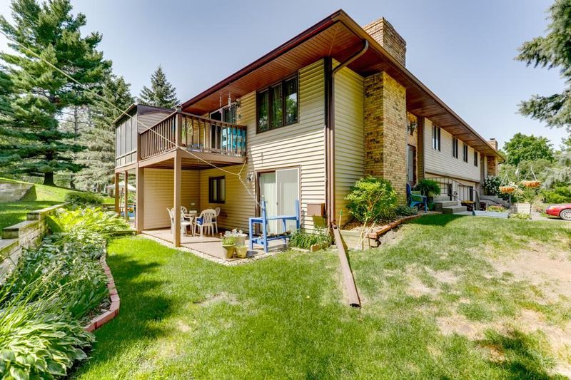 30155 Olinda Trl, Lindstrom, MN 55045