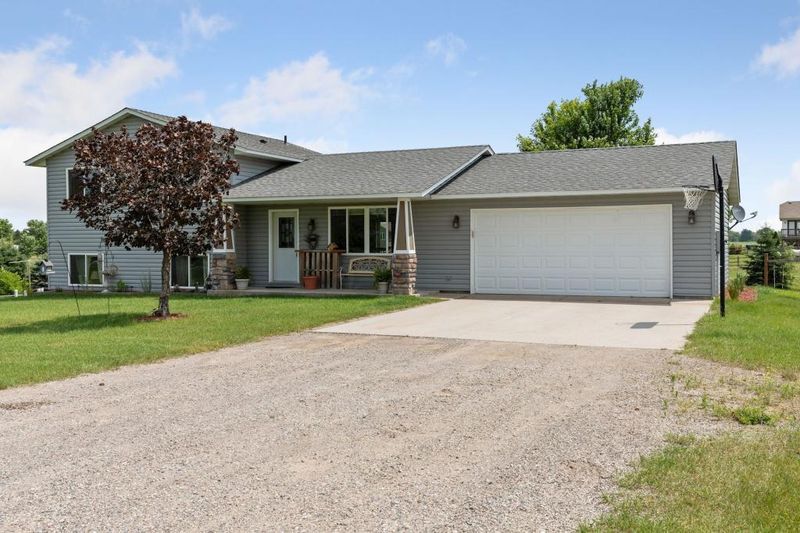 33981 Naples St NE, Cambridge, MN 55008