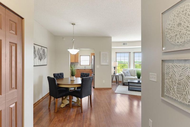 114200 Hundertmark Rd #307, Chaska, MN 55318