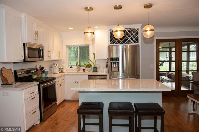 2612 S Shore Blvd, White Bear Lake, MN 55110