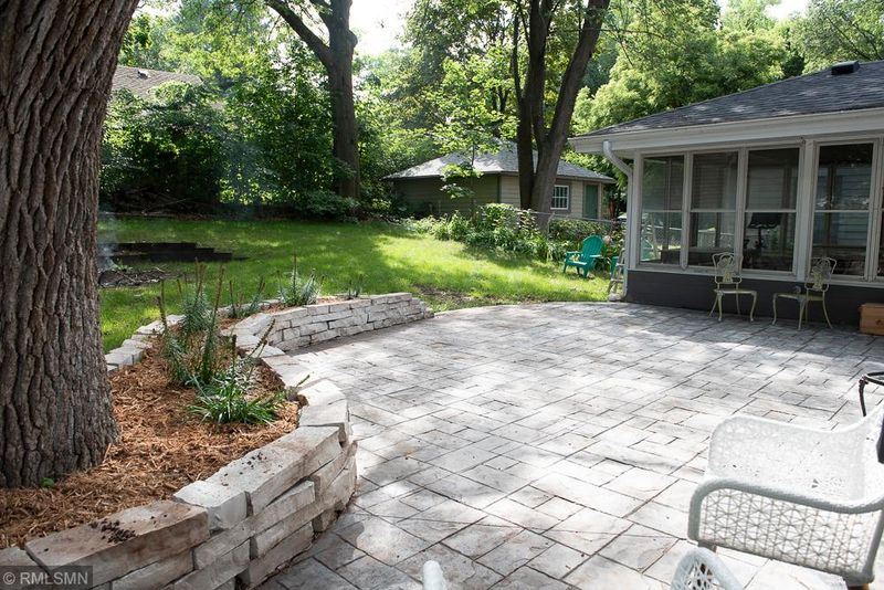 2612 S Shore Blvd, White Bear Lake, MN 55110