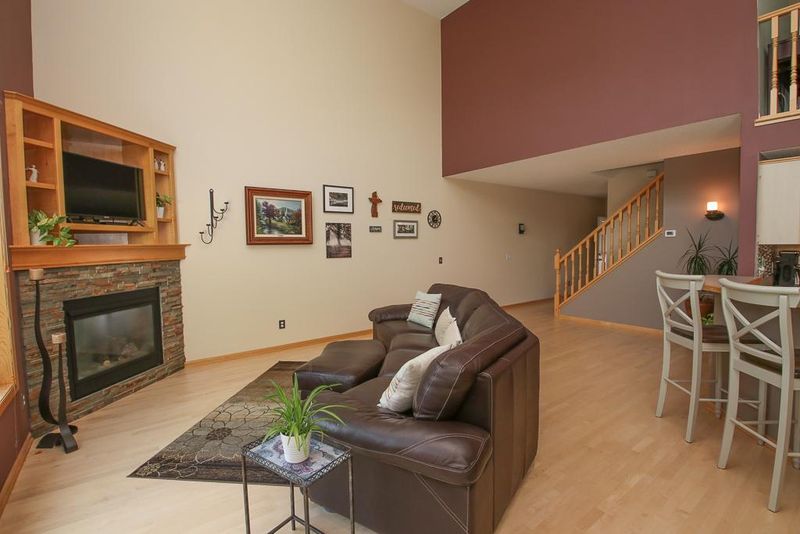 15553 Brookside Ln NW, Prior Lake, MN 55372
