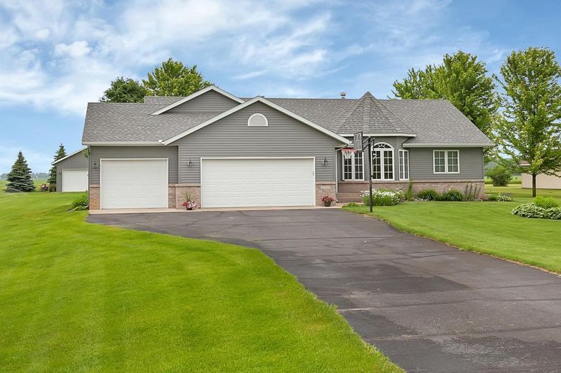 32026 November Dr, Saint Joseph, MN 56374