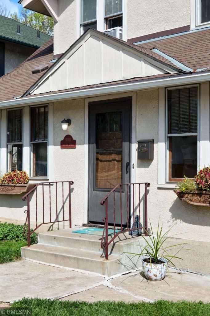 990 Jameson St, Saint Paul, MN 55103